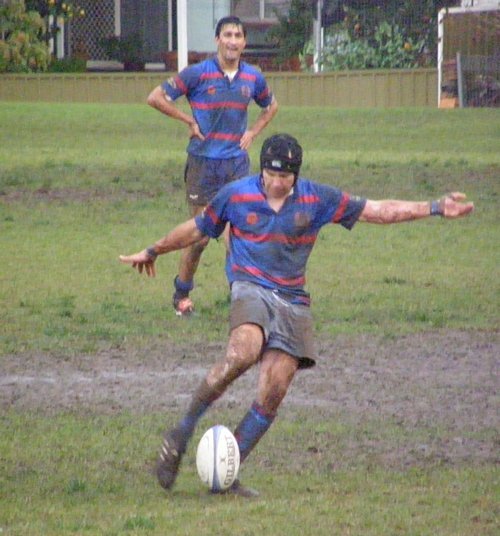 070707 Ben Suttell kicking